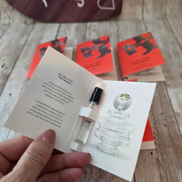 5×‎ Tory Burch Sublime set - Picture 2 of 2